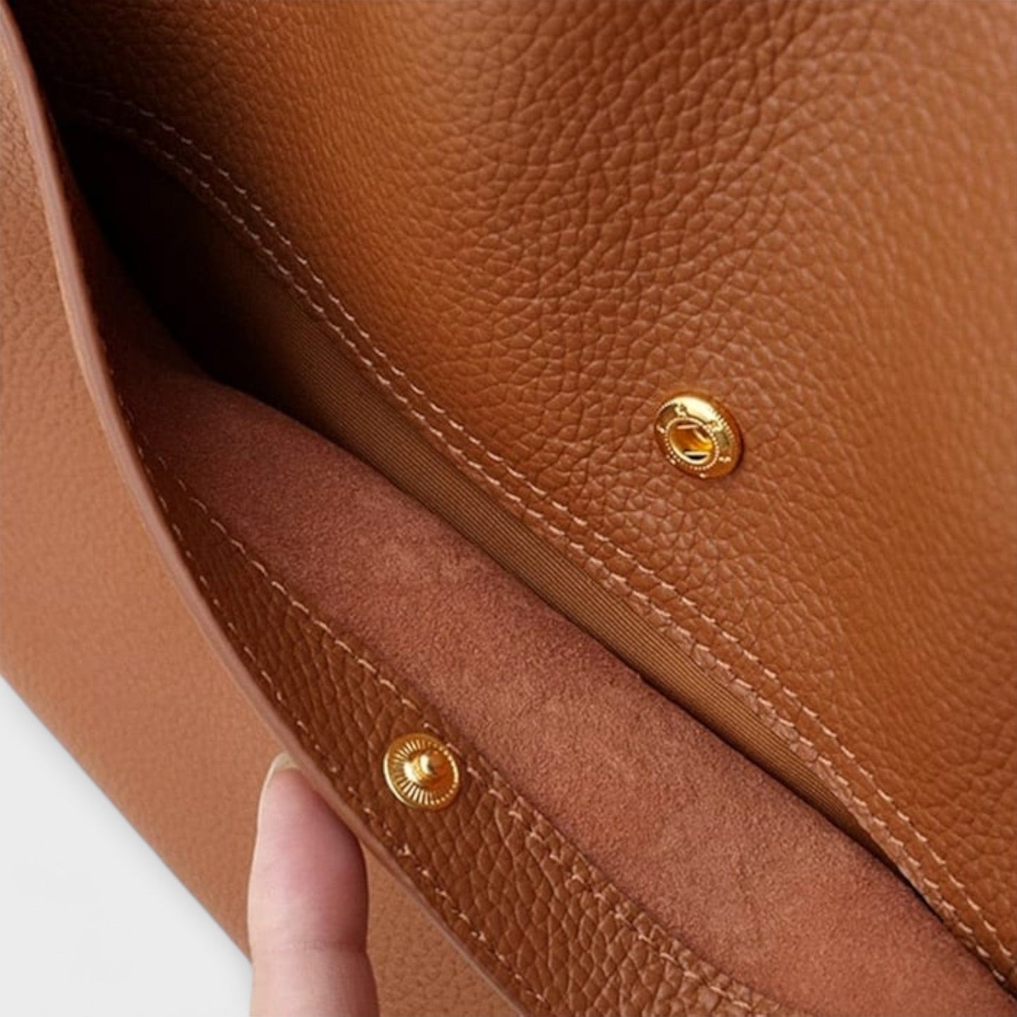 Bolsa de cuero hecha a mano