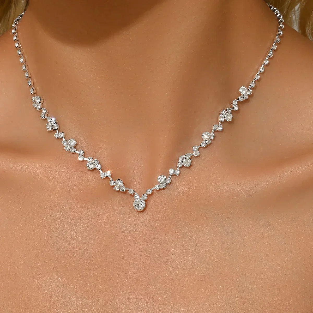 Elegante collar de boda con diamantes