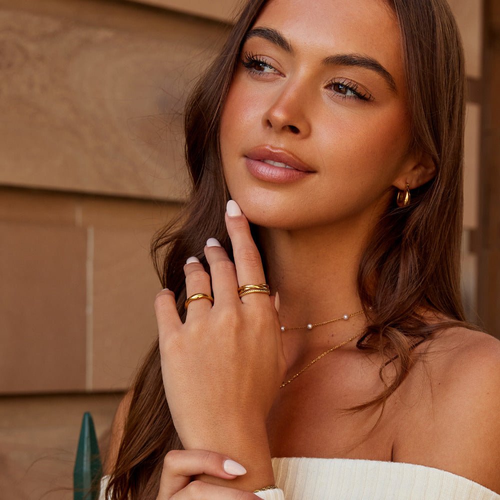 Anillo Ara Cruzada Retorcida