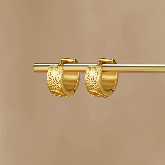 Aretes de aro dorados celestiales