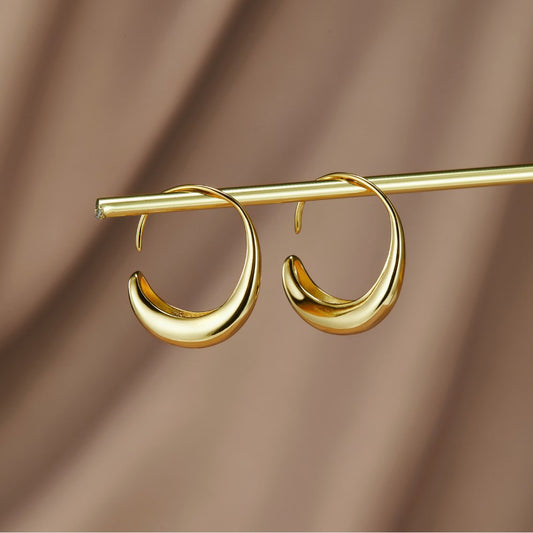 Aretes clásicos de aro colgante