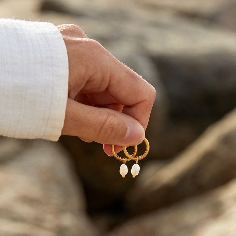 Aretes de aro Bella con perlas de agua dulce