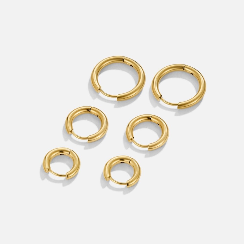 Conjunto de tres mini aros dorados