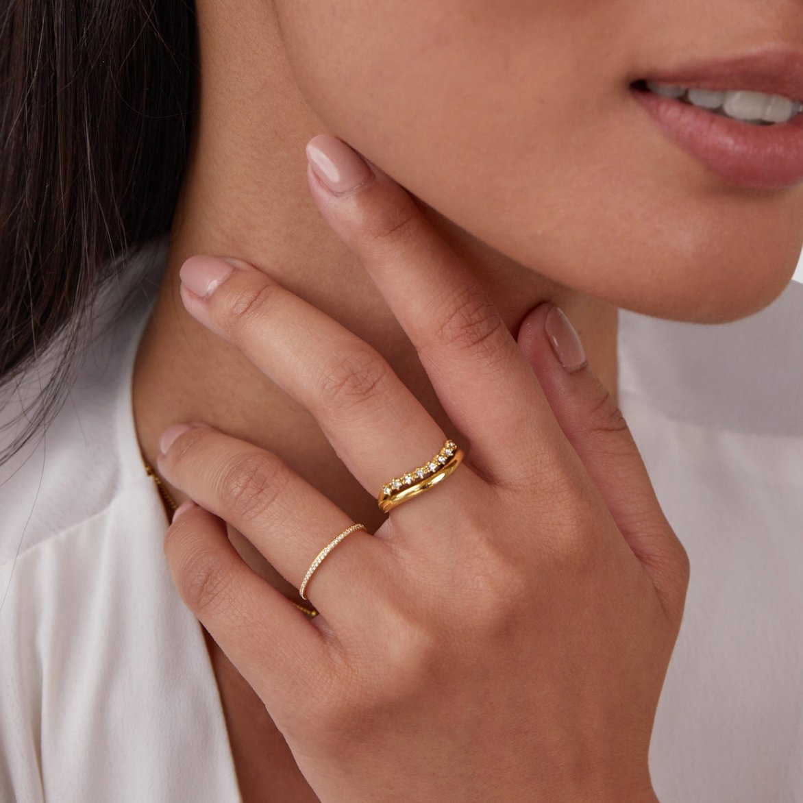 Anillo de capas de cristal blanco Marissa
